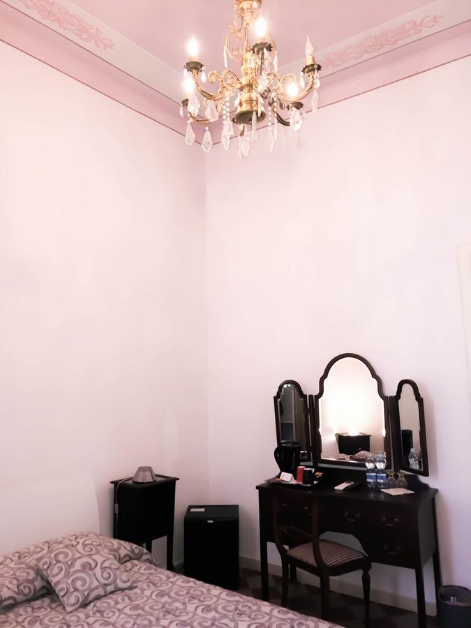 אוריסטאנו Eleonora Room & Breakfast מראה חיצוני תמונה